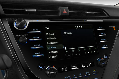 Toyota Camry (Baujahr 2019) Executive 4 Türen Radio und Infotainmentsystem