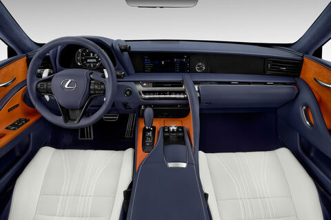 Lexus LC 500 (Baujahr 2018) Performance Paket 2 Türen Cockpit und Innenraum