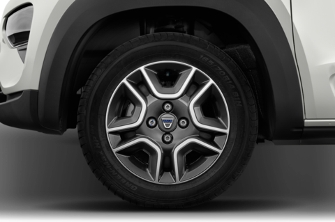 Dacia Spring (Baujahr 2021) Comfort 5 Türen Reifen und Felge