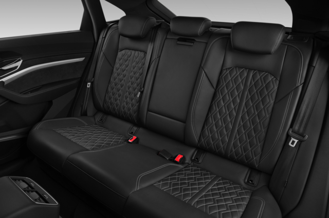 Audi e-tron Sportback (Baujahr 2020) S Line 5 Türen Rücksitze
