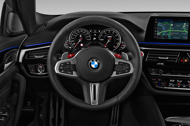 BMW M5 Competition (Baujahr 2019) Base 4 Türen Lenkrad