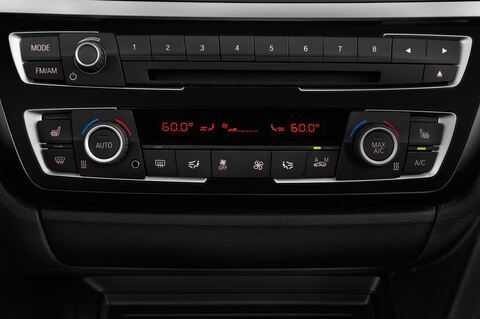 BMW 3 Series Gran Turismo (Baujahr 2017) Sport Line 5 Türen Temperatur und Klimaanlage