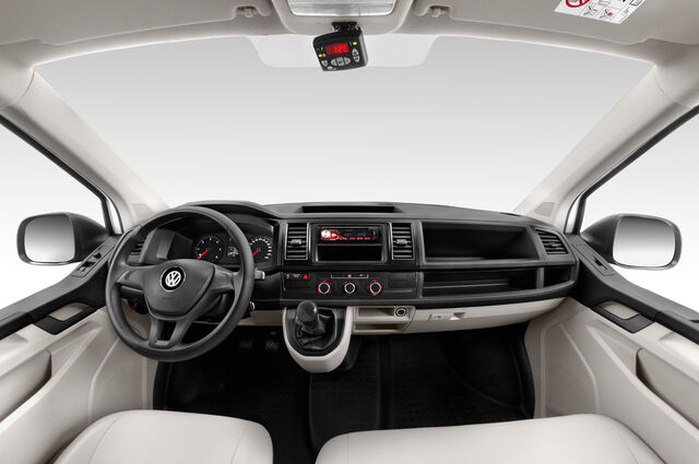 Volkswagen Transporter (Baujahr 2018) - 4 Türen Cockpit und Innenraum