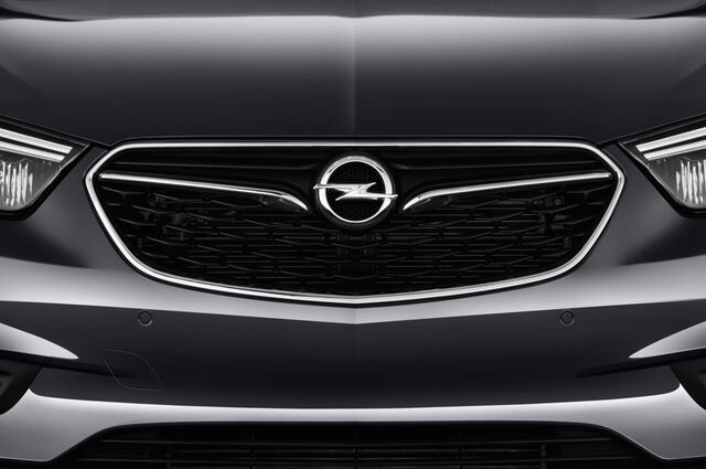 Opel Mokka X (Baujahr 2017) Innovation 5 Türen Kühlergrill und Scheinwerfer
