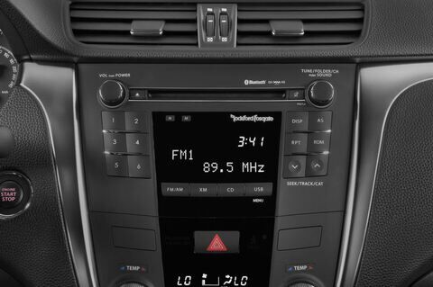 Suzuki Kizashi (Baujahr 2010) Sport 4 Türen Radio und Infotainmentsystem