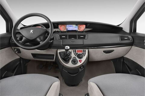 Peugeot 807 (Baujahr 2011) Allure 5 Türen Cockpit und Innenraum