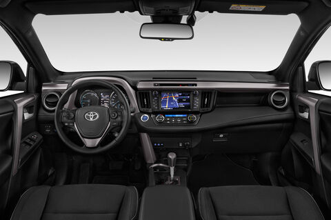 Toyota RAV4 (Baujahr 2018) Style Selection 5 Türen Cockpit und Innenraum