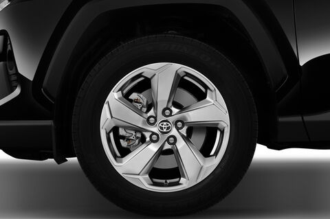 Toyota RAV4 (Baujahr 2019) Lounge 5 Türen Reifen und Felge