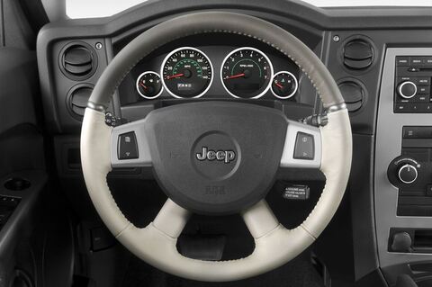 Jeep Commander (Baujahr 2009) Limited 5 Türen Lenkrad