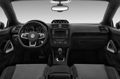 Volkswagen Scirocco (Baujahr 2017) R Line 5 Türen Cockpit und Innenraum