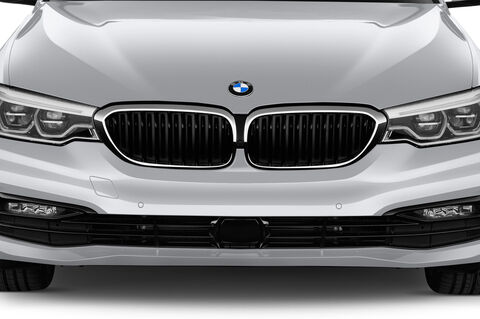 BMW 5 Series Plug-In Hybrid (Baujahr 2018) Sport Line 4 Türen Kühlergrill und Scheinwerfer