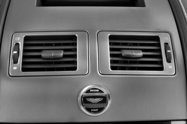 Aston Martin DBS (Baujahr 2010) - 2 Türen Lüftung