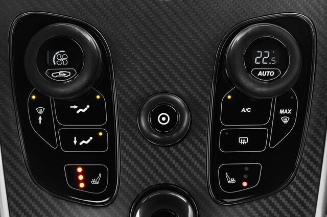Aston Martin Vanquish (Baujahr 2013) - 2 Türen Temperatur und Klimaanlage