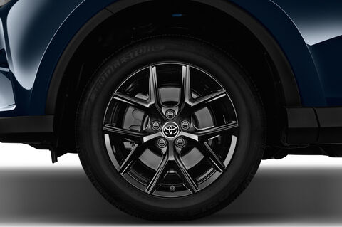 Toyota RAV4 (Baujahr 2018) Style Selection 5 Türen Reifen und Felge