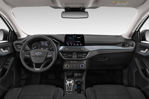 Ford Focus Turnier (Baujahr 2019) Active 5 Türen Cockpit und Innenraum