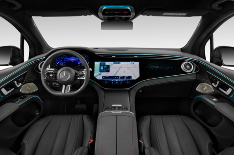 Mercedes EQS SUV (Baujahr 2023) AMG Line 5 Türen Cockpit und Innenraum