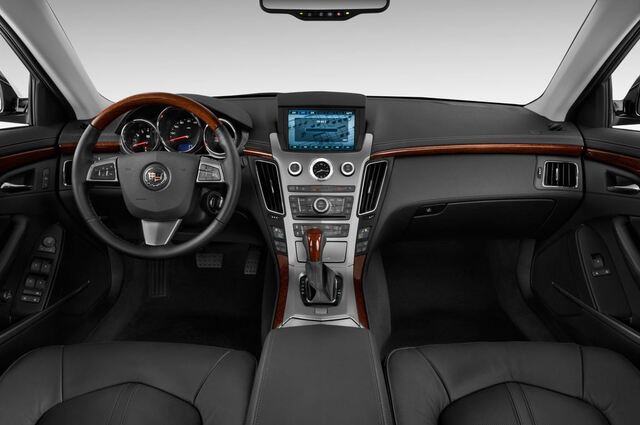 Cadillac CTS (Baujahr 2011) Sport Luxury 5 Türen Cockpit und Innenraum
