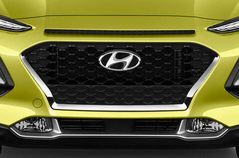 Hyundai Kona (Baujahr 2018) Premium 5 Türen Kühlergrill und Scheinwerfer