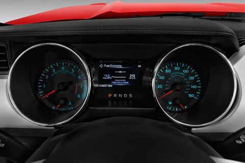 Ford Mustang (Baujahr 2016) GT 2 Türen Tacho und Fahrerinstrumente