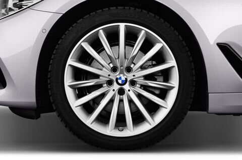 BMW 5 Series (Baujahr 2017) Sport Line 4 Türen Reifen und Felge