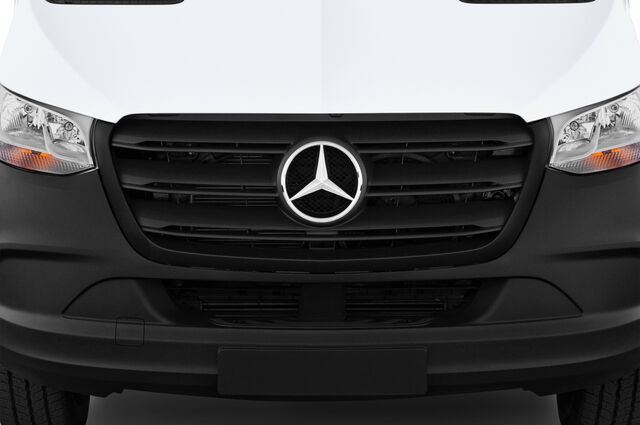Mercedes Sprinter DC (Baujahr 2019) - 4 Türen Kühlergrill und Scheinwerfer
