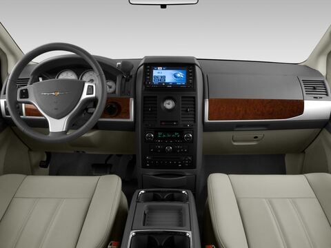 Chrysler Grand Voyager (Baujahr 2010) Touring 5 Türen Cockpit und Innenraum