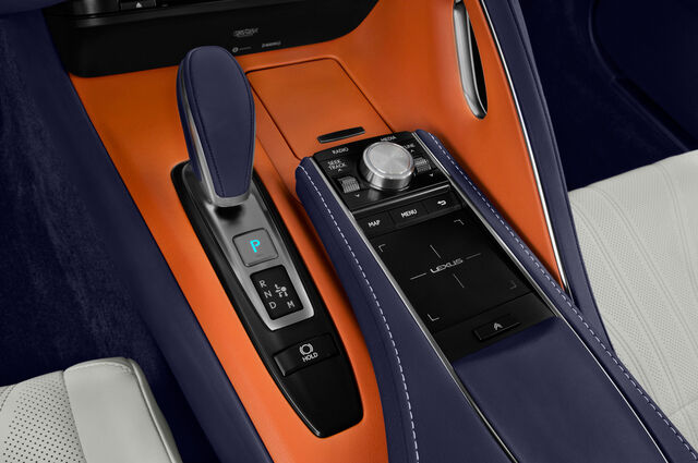 Lexus LC 500 (Baujahr 2018) Performance Paket 2 Türen Schalthebel
