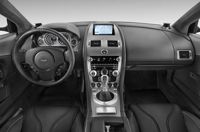 Aston Martin DBS (Baujahr 2010) - 2 Türen Cockpit und Innenraum