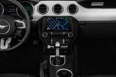 Ford Mustang (Baujahr 2016) GT 2 Türen Mittelkonsole