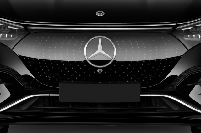 Mercedes EQS SUV (Baujahr 2023) AMG Line 5 Türen Kühlergrill und Scheinwerfer