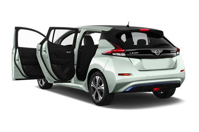 Nissan Leaf (Baujahr 2018) Tekna 5 Türen Tür geöffnet