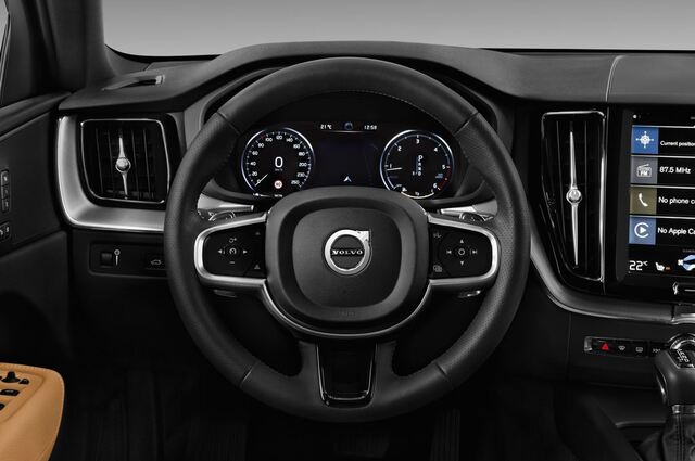 Volvo XC60 (Baujahr 2018) Inscription 5 Türen Lenkrad