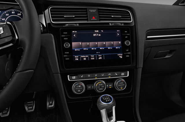 Volkswagen Golf (Baujahr 2018) R 5 Türen Radio und Infotainmentsystem