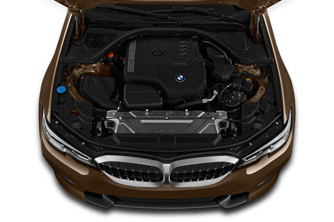 BMW 3 Series (Baujahr 2019) Sport Line 4 Türen Motor