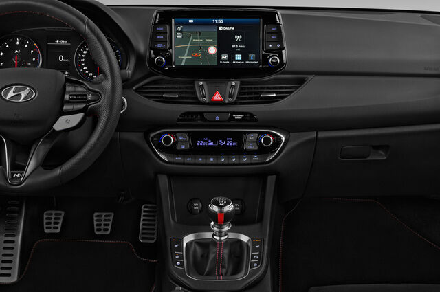 Hyundai i30 Fastback N (Baujahr 2019) Performance 5 Türen Mittelkonsole