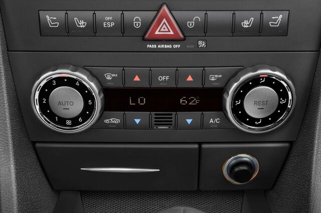 Mercedes SLK (Baujahr 2010) AMG 2 Türen Temperatur und Klimaanlage