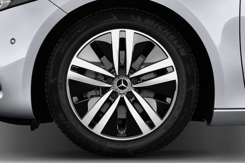 Mercedes A Class (Baujahr 2018) Progressive 5 Türen Reifen und Felge