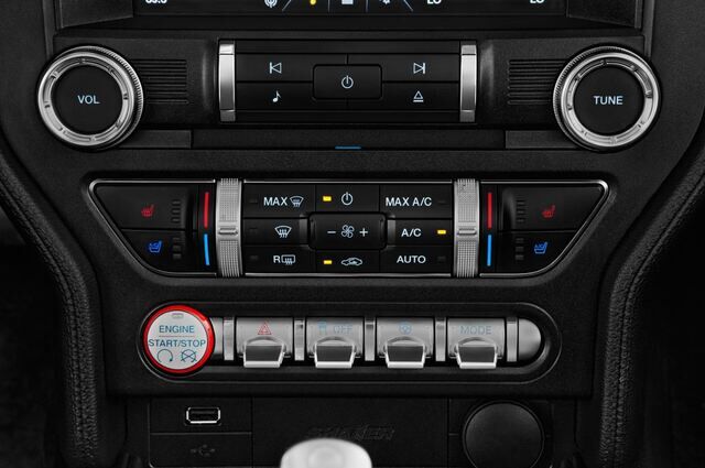 Ford Mustang (Baujahr 2016) GT 2 Türen Temperatur und Klimaanlage