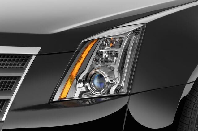 Cadillac CTS (Baujahr 2011) Sport Luxury 5 Türen Scheinwerfer