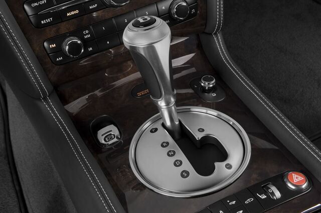 Bentley Continental GT (Baujahr 2010) Speed 2 Türen Schalthebel