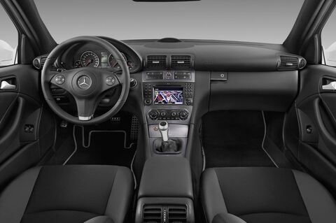 Mercedes CLC (Baujahr 2010) - 3 Türen Cockpit und Innenraum