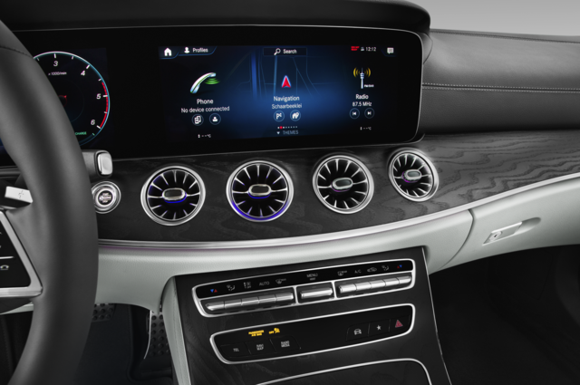 Mercedes CLS Coupe (Baujahr 2022) - 4 Türen Mittelkonsole