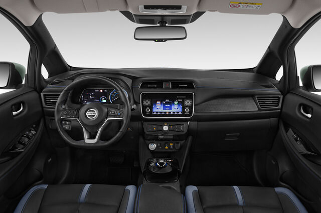 Nissan Leaf (Baujahr 2018) Tekna 5 Türen Cockpit und Innenraum
