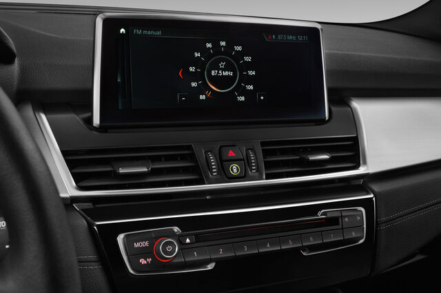 BMW 2 Series Active Tourer (Baujahr 2018) Luxury 5 Türen Radio und Infotainmentsystem