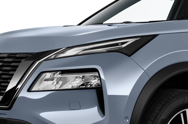 Nissan X-Trail (Baujahr 2023) e-Power Tekna 5 Türen Scheinwerfer