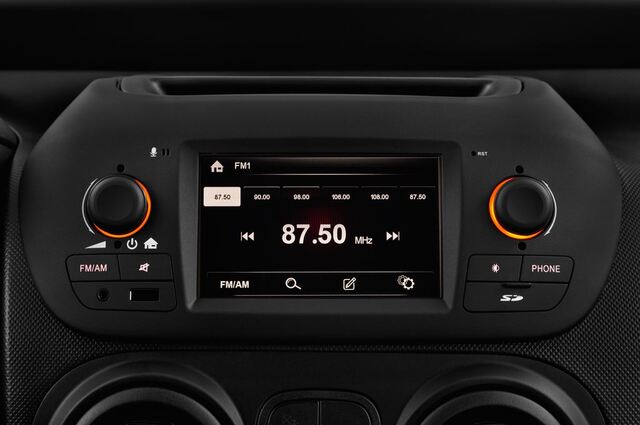 FIAT Qubo (Baujahr 2017) Pop 5 Türen Radio und Infotainmentsystem