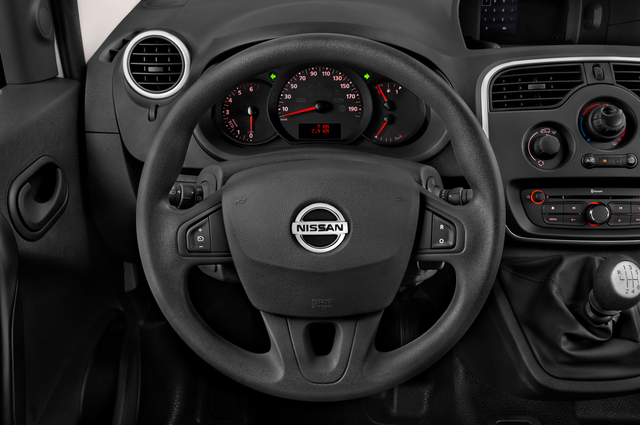 Nissan NV250 (Baujahr 2020) Pro 5 Türen Lenkrad