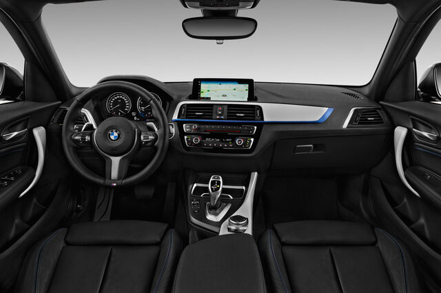 BMW 1 Series (Baujahr 2018) - 5 Türen Cockpit und Innenraum