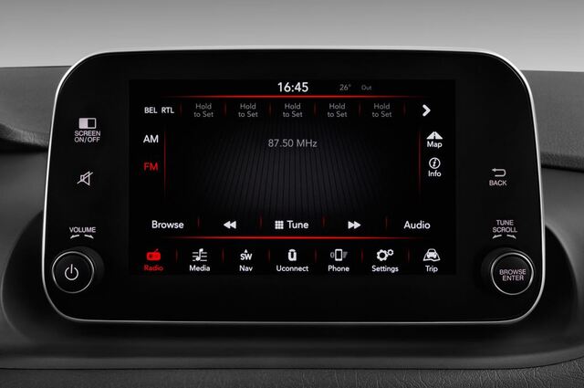 FIAT Tipo (Baujahr 2016) Lounge 5 Türen Radio und Infotainmentsystem