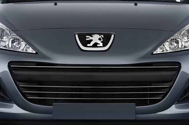 Peugeot 207 (Baujahr 2010) Premium 2 Türen Kühlergrill und Scheinwerfer